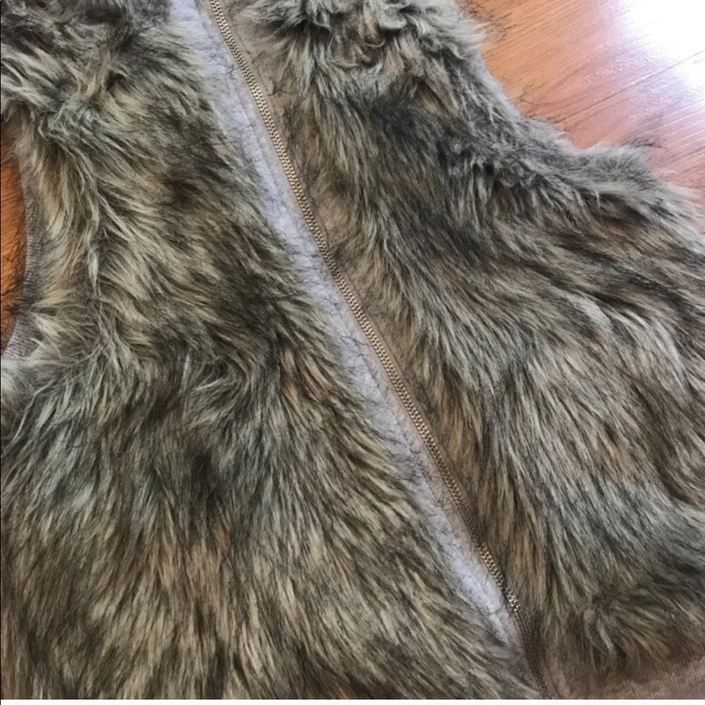 🔥 Gorgeous Victoria Secret reversible fur vest!🔥 - Picture 2 of 7